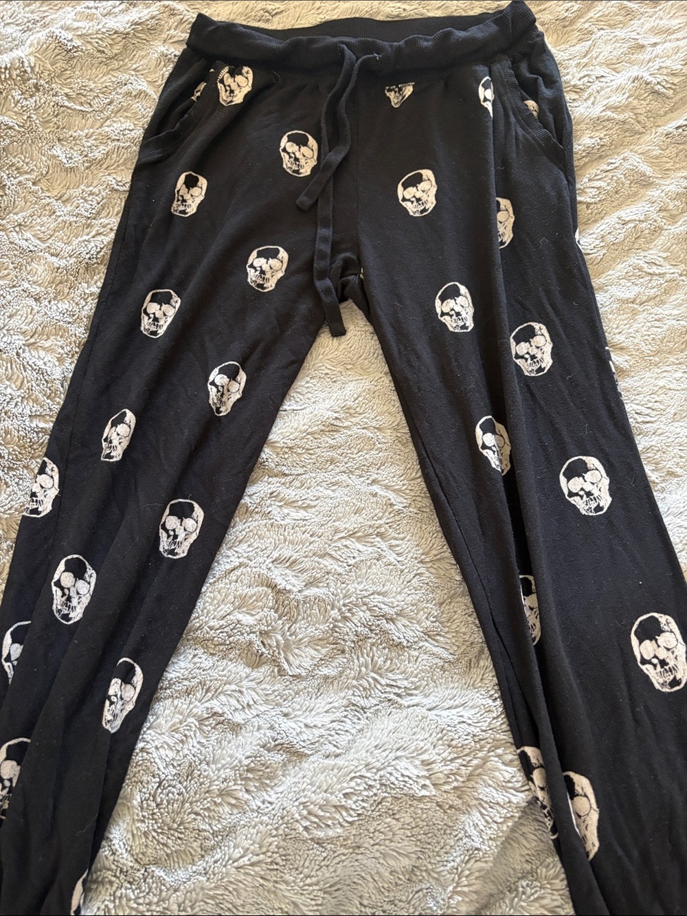 Women’s Black Skull Print Lounge Pants and Long Sleeve Top Set XS/S